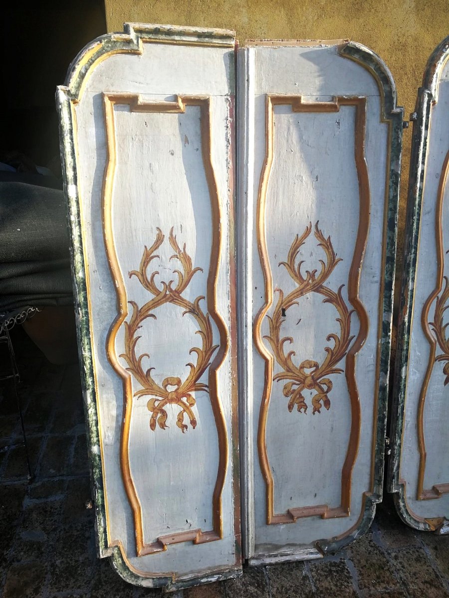 Rare Pair Of Late 17th C. Italian Doors/panels With Original Lacquers And Gilded Decorations-photo-2