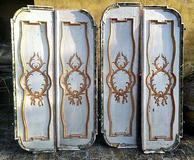 Rare Pair Of Late 17th C. Italian Doors/panels With Original Lacquers And Gilded Decorations