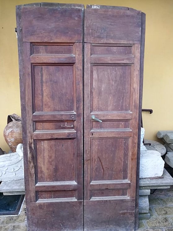 Rare Set Of 7 Two-leaf Walnut Doors From The End Of The 16th Century - Sienese Region