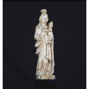 Statuette En Albâtre Première Du XVIe Siècle Reproduisant Le Simulacre De La Vierge Du Trapani 