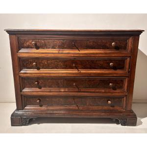 17th Century Walnut Burl Chest Of Drawers, Central Italy.