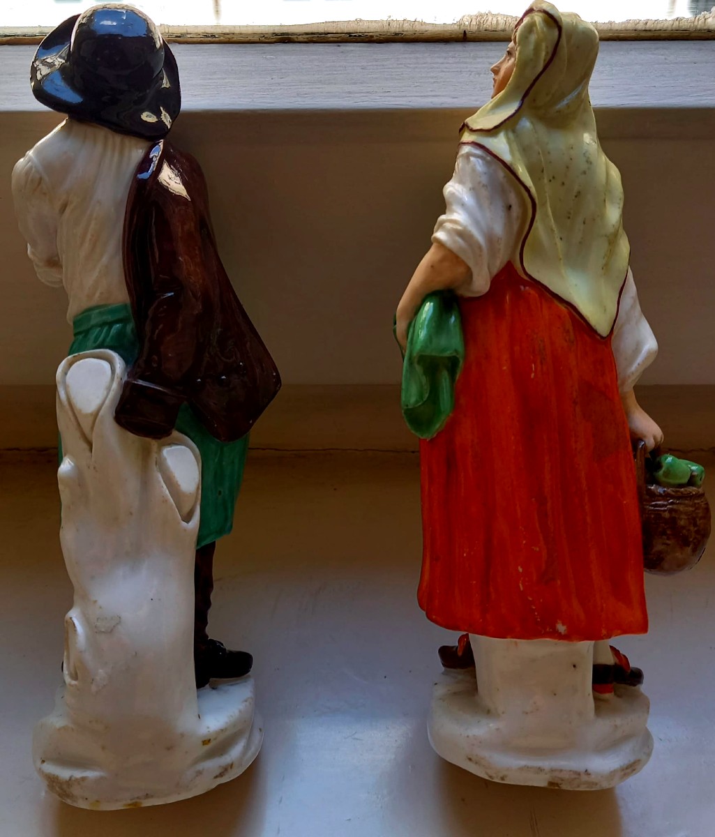 Paire des figures en porcelaine de Naples Real Fabbrica XVIII century-photo-2