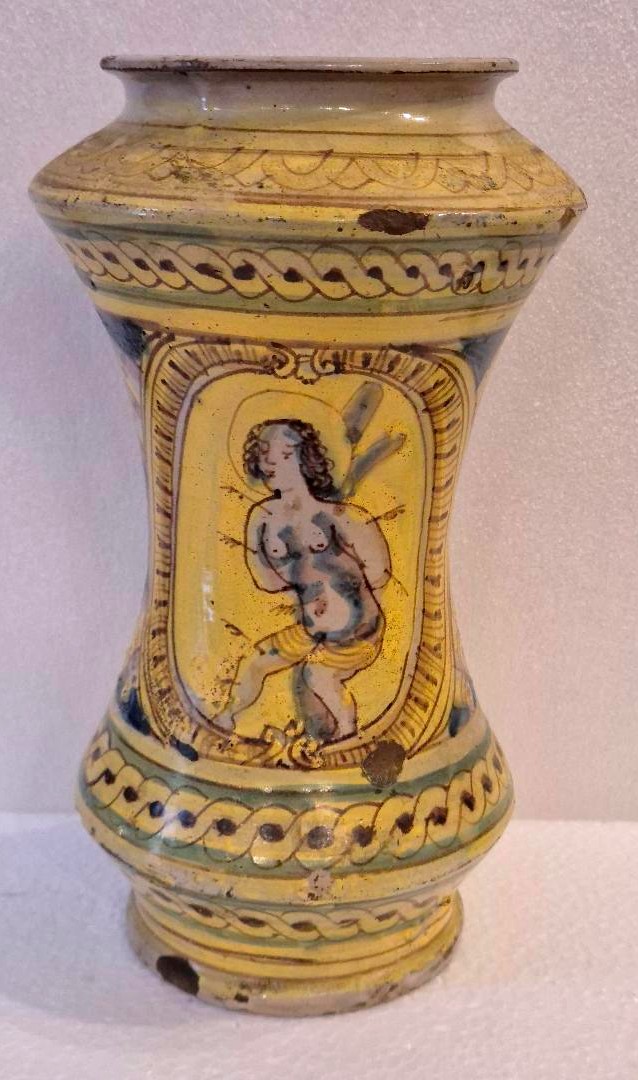 Albarello Maiolique Sicile Burgio  Saint Sebastienne XVIIéme siécle