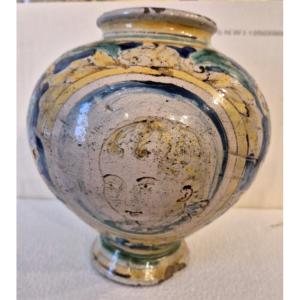 Boule en fayence Caltagirone Sicile XVIII century