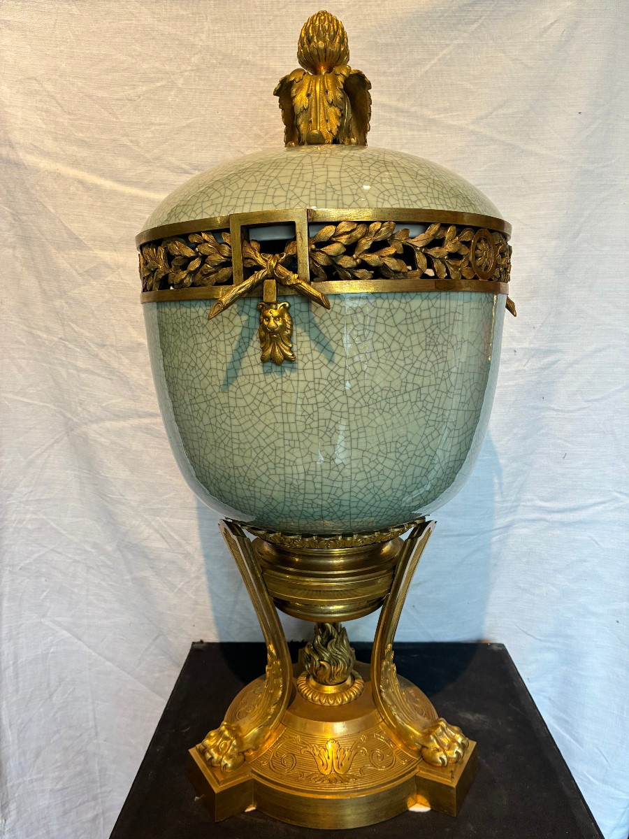 Vase en céladon monté sur bronze doré, France, XIXe siècle