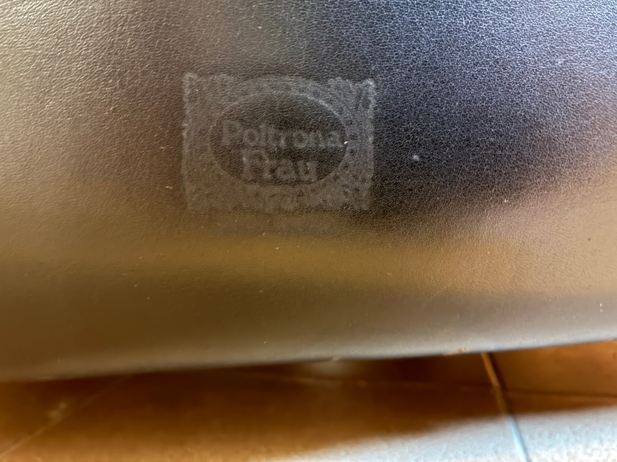 Frau Sofa And Armchair In Black Embossed Leather From The 1980s,-photo-2