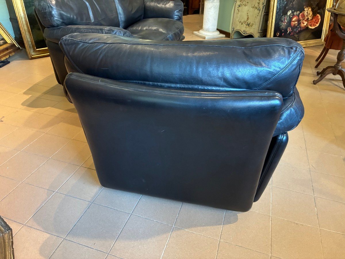 Frau Sofa And Armchair In Black Embossed Leather From The 1980s,-photo-1