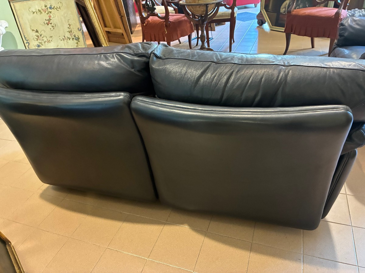 Frau Sofa And Armchair In Black Embossed Leather From The 1980s,-photo-2