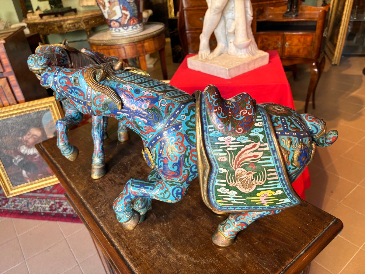 Paire de chevaux brûle-parfums en cloisonné d'origine chinoise, XIXe siècle.-photo-4