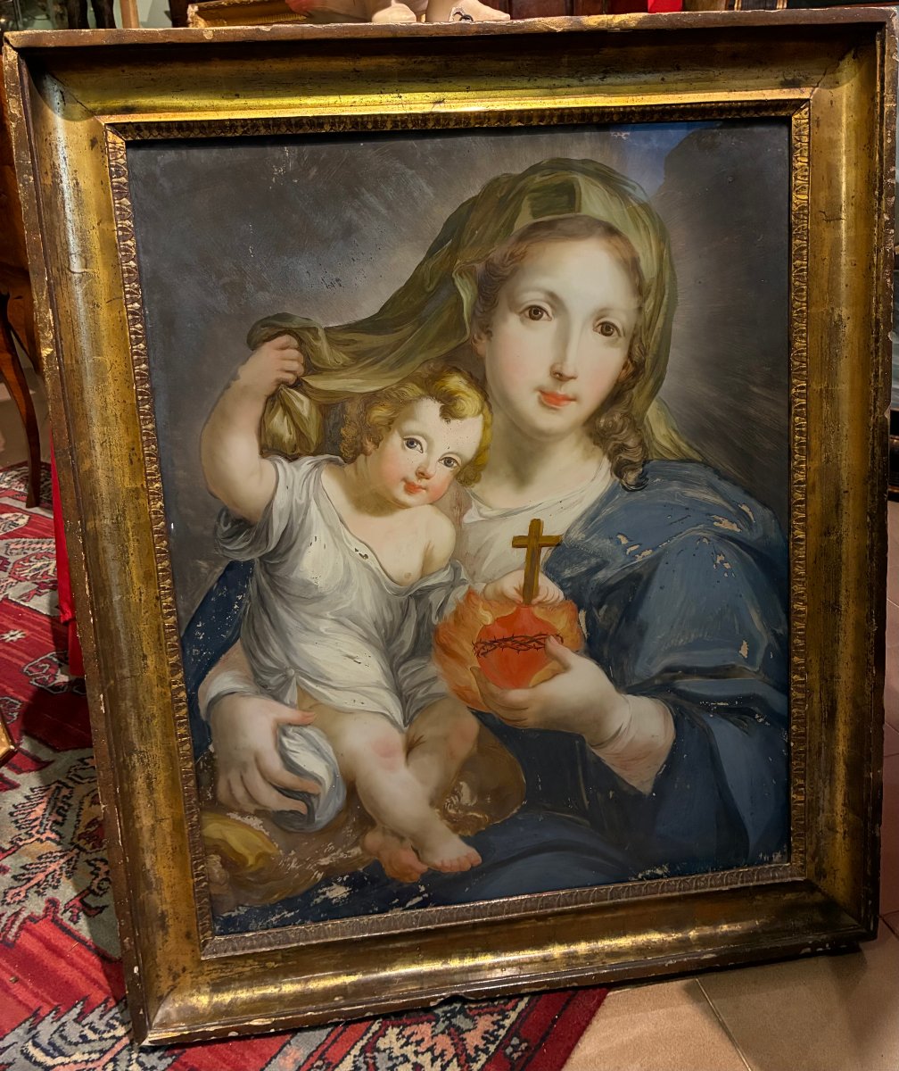 Peinture sur verre représentant la Vierge à l'Enfant, fin du XVIIIe siècle.