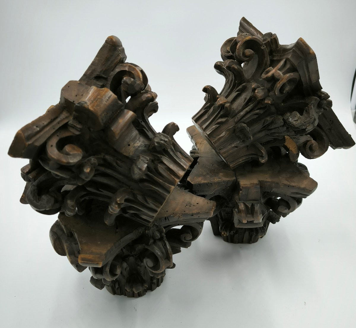 Four Walnut Carved Capitals, 18th Century-photo-3