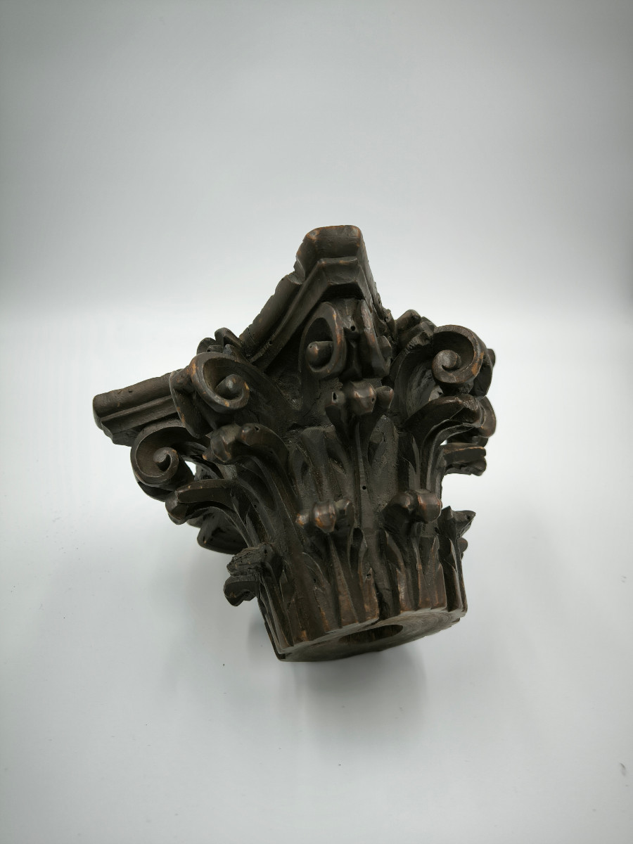 Four Walnut Carved Capitals, 18th Century-photo-1