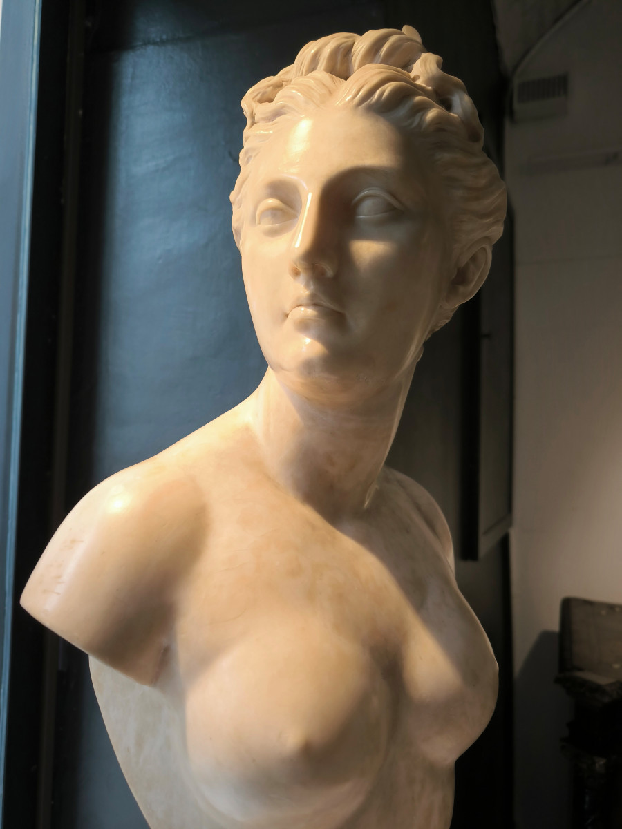 Buste de Diane, sculpteur de la première moitié du XIXᵉ siècle.-photo-1