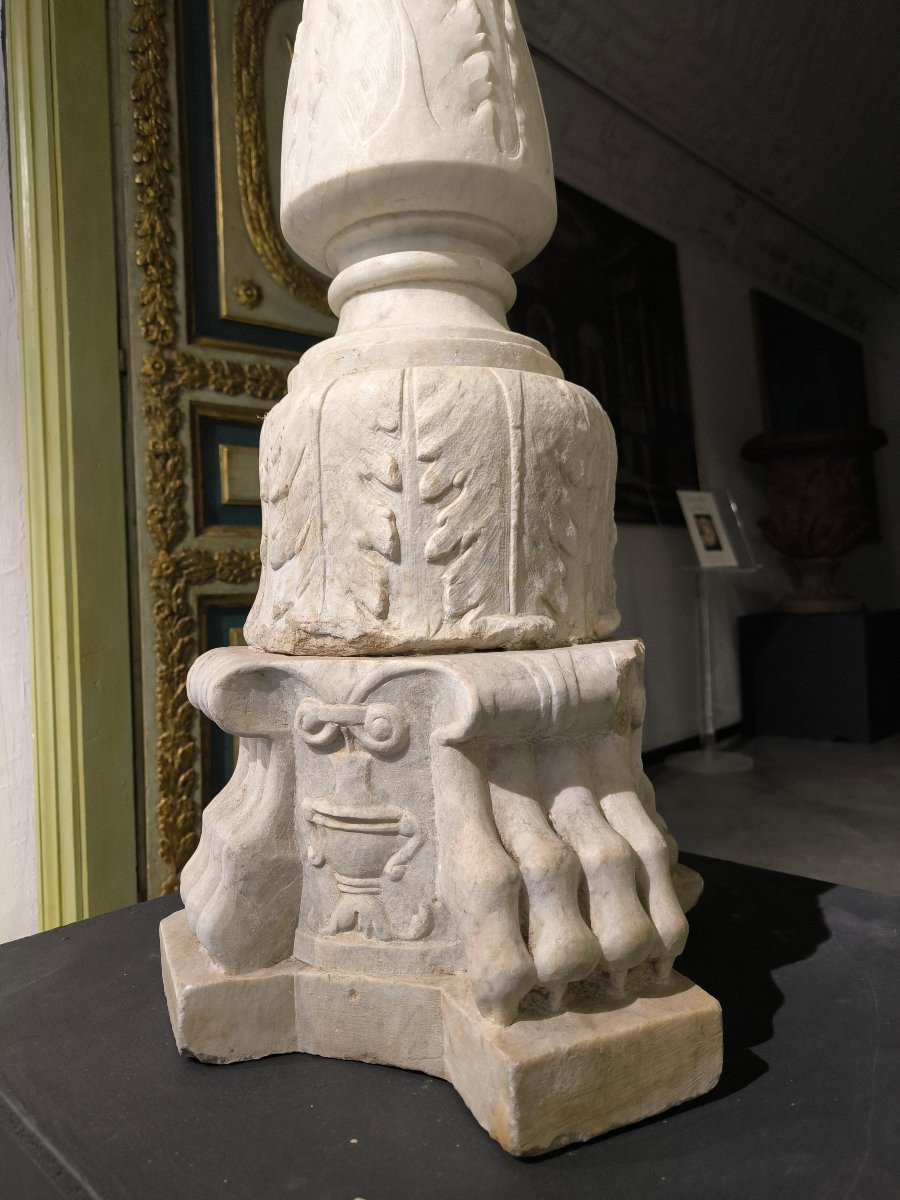 Socle de candélabre en marbre. Italie du Nord, XVIe siècle.-photo-2