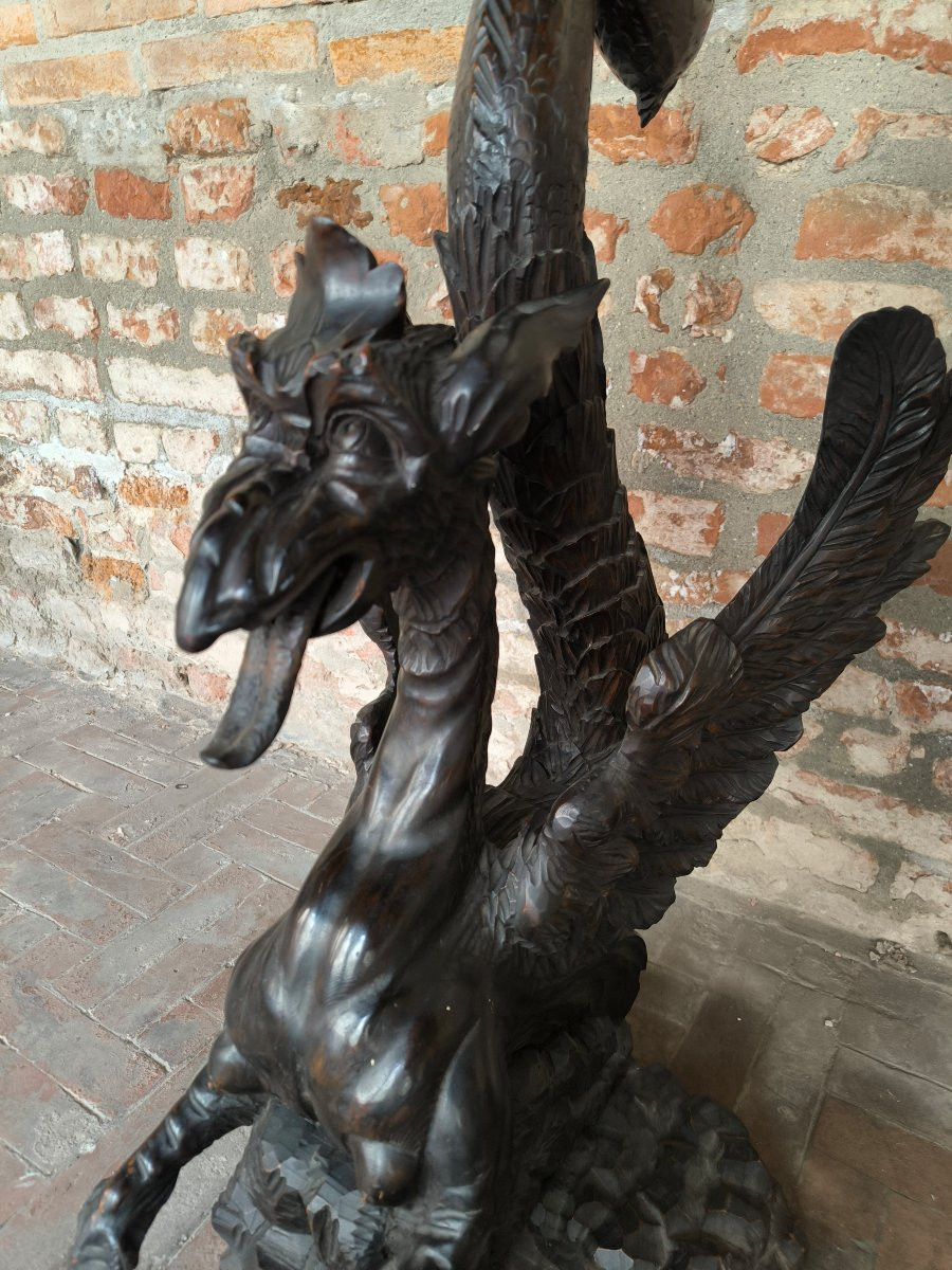Sculpture sculptée en forme de dragon grotesque avec coquillage porte-objets. XIXe siècle.-photo-3
