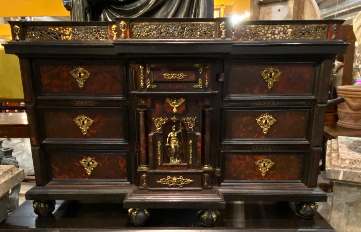 17th-century Cabinet-photo-2