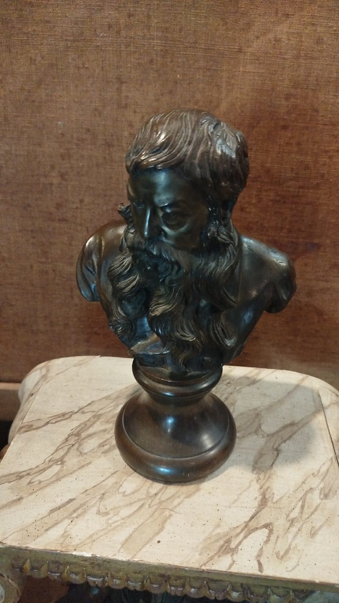 Buste en bronze représentant un homme barbu