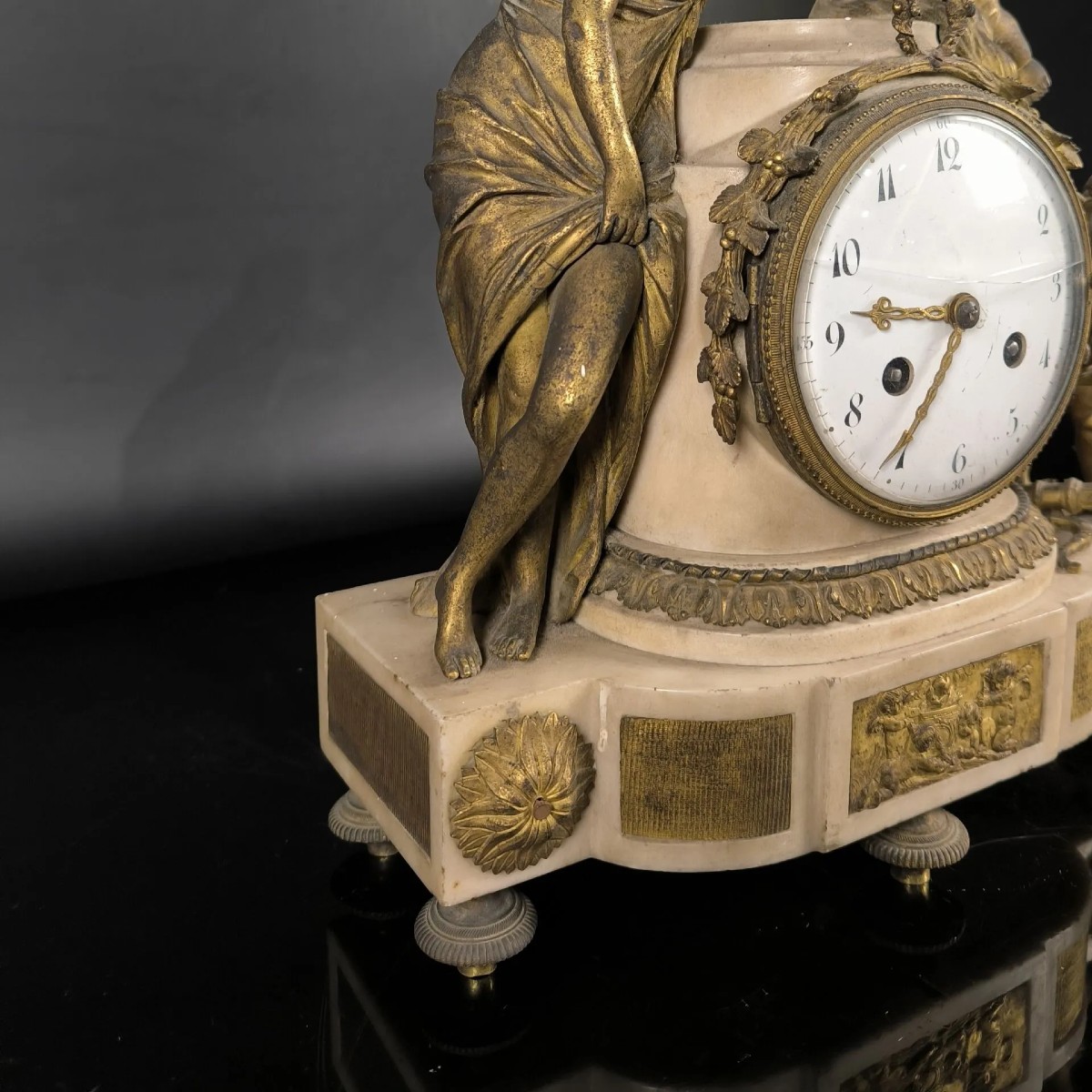 Clock In White Marble And Gilt Bronze-photo-1