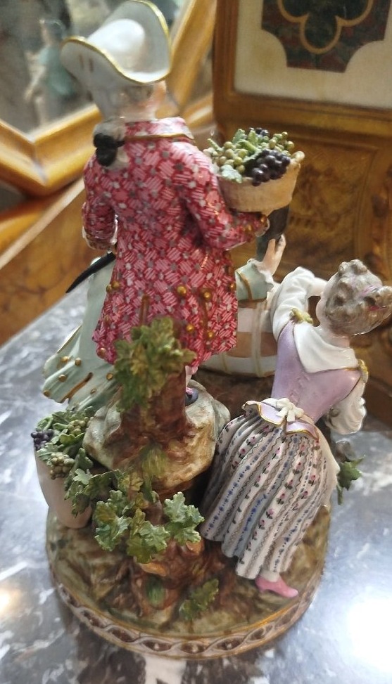 Paire de groupes en porcelaine polychrome-photo-3