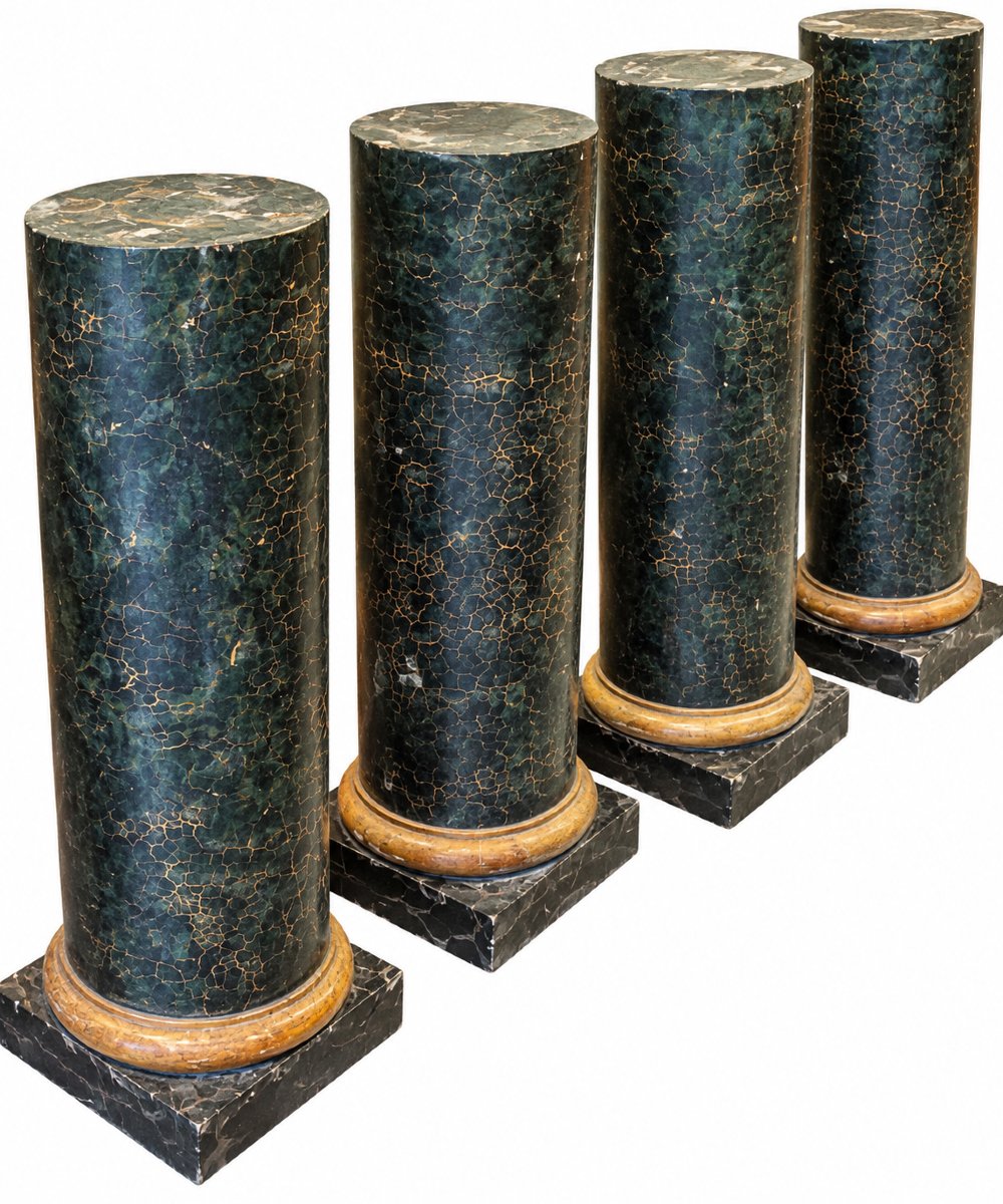 Ensemble de quatre colonnes en bois – XIXe siècle