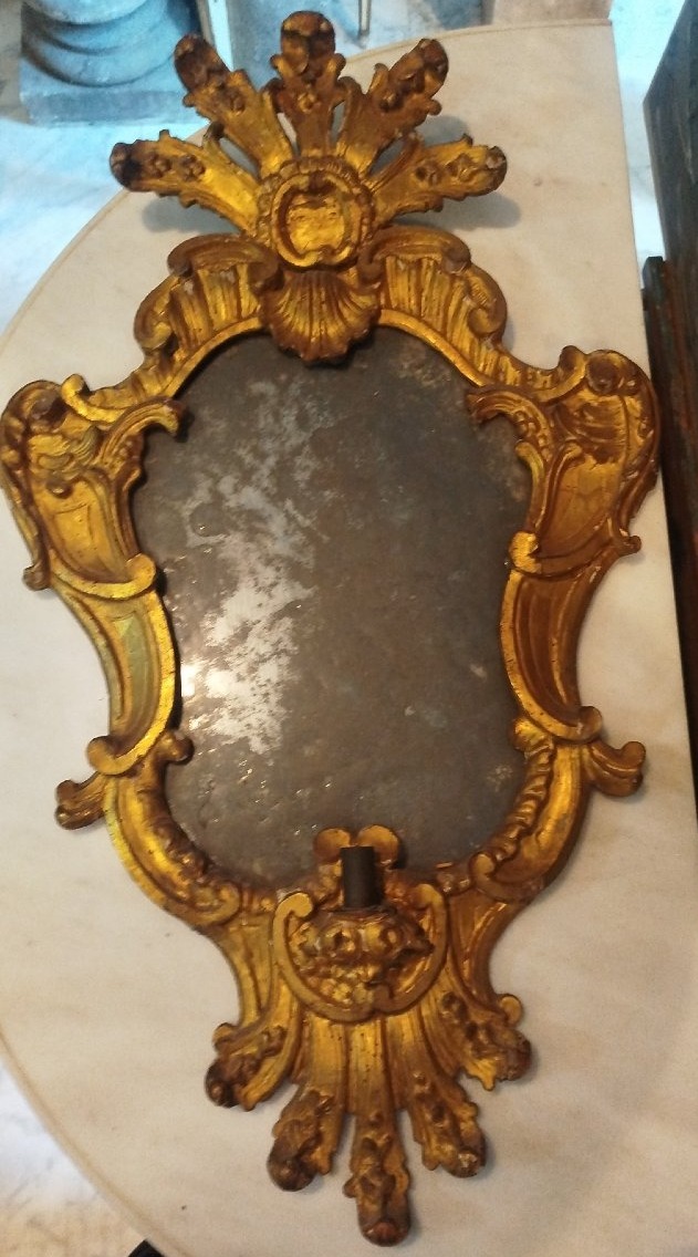 Ensemble de quatre miroirs d’applique en bois sculpté et doré, XVIIIe siècle-photo-3
