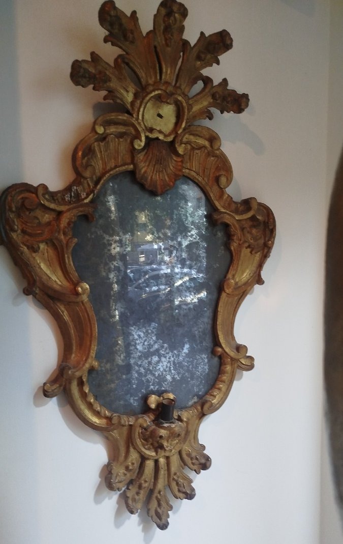 Ensemble de quatre miroirs d’applique en bois sculpté et doré, XVIIIe siècle-photo-4