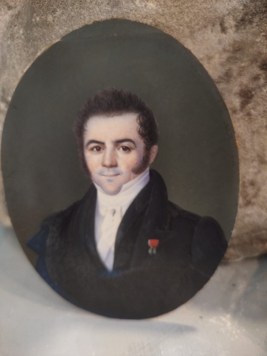 Ivory Miniature Depicting A Gentleman, 19th Century