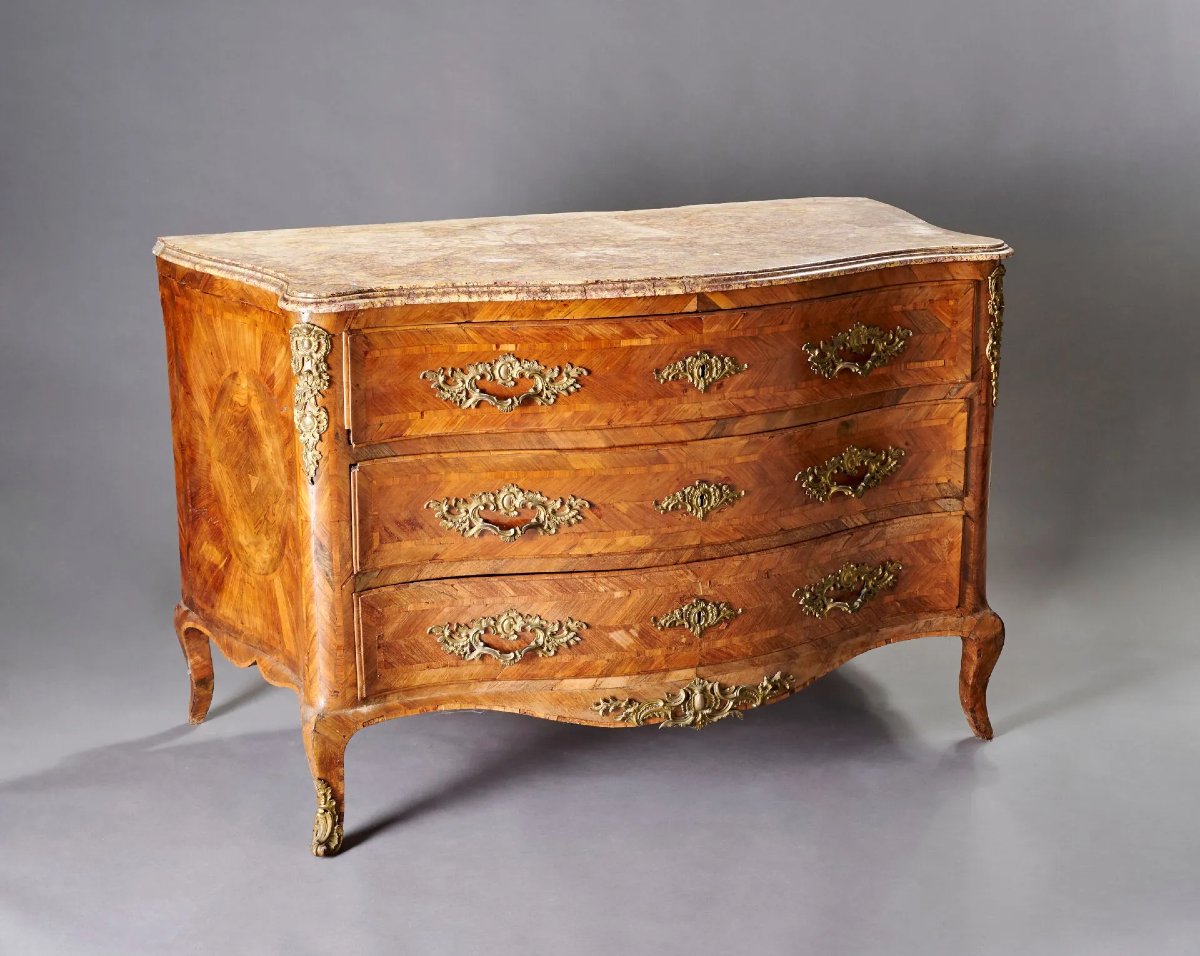 Importante commode en palissandre avec plateau en marbre – XVIIIe siècle