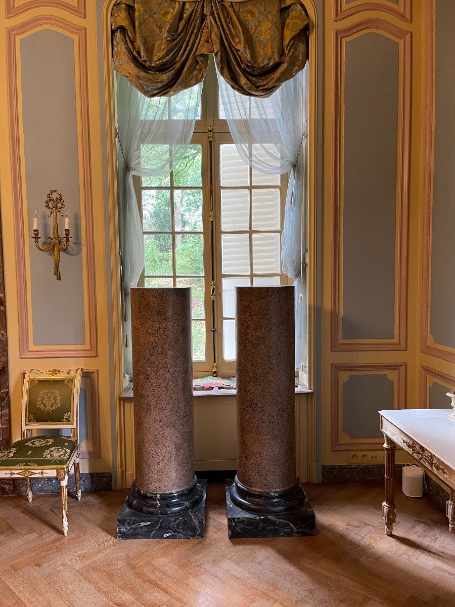 Pair Of Columns In Stucco Painted In Imitation Of Pink Granite - XXth