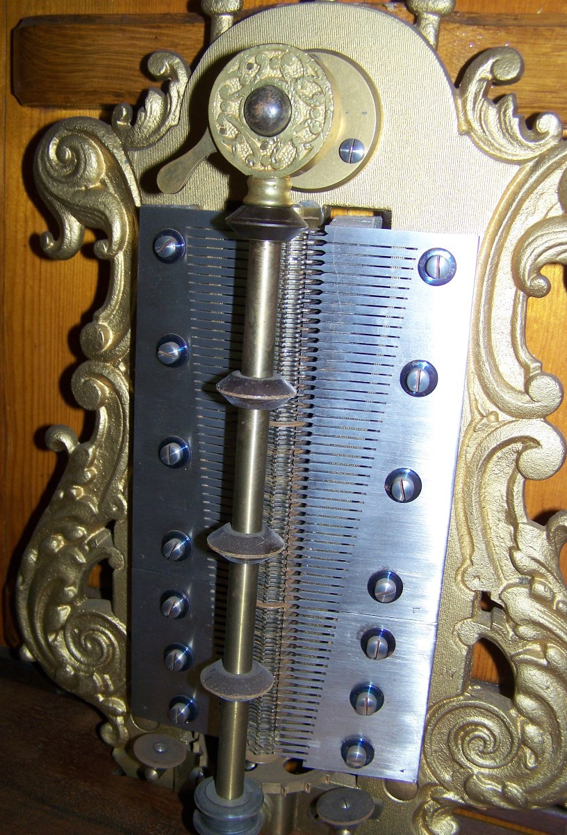 Monopol Music Box With 55cm Diameter Discs