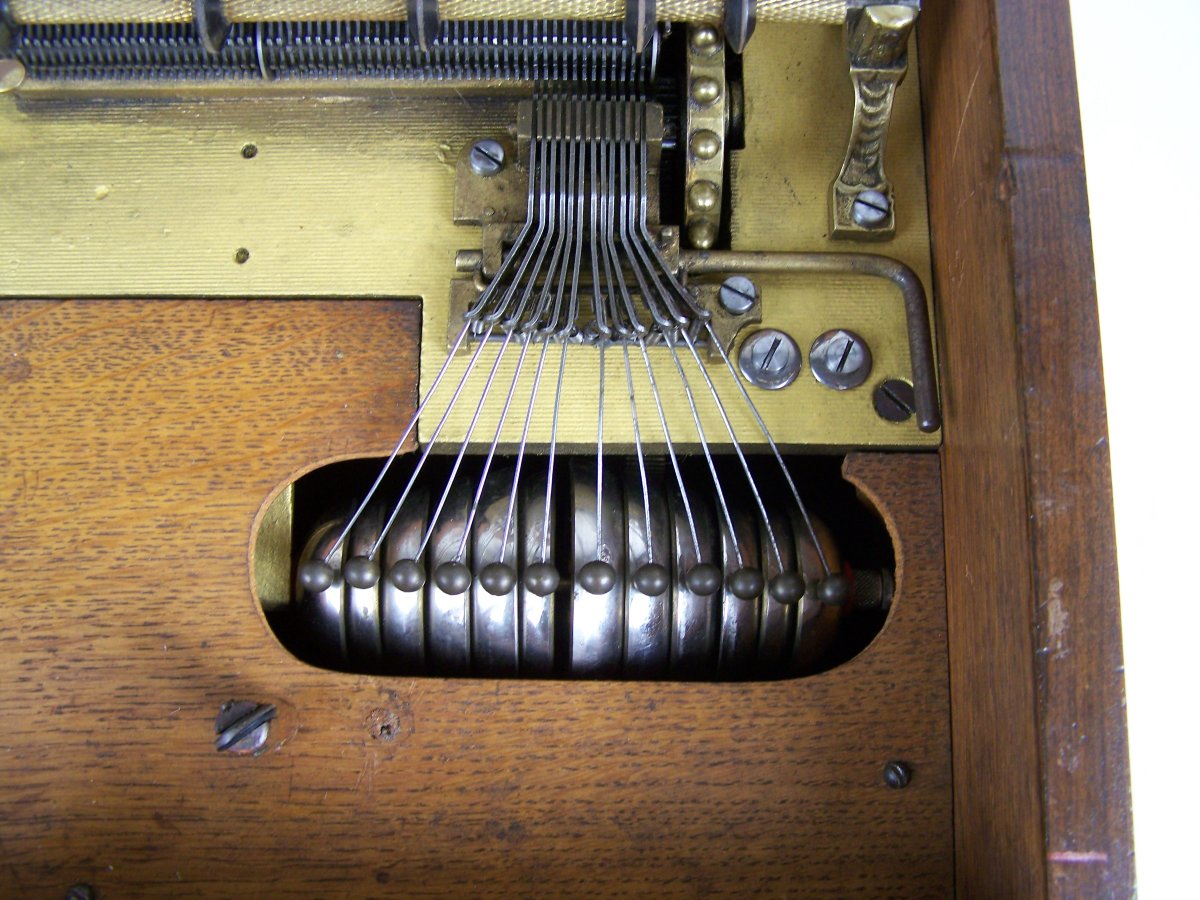 Polyphon Music Box With Bells-photo-4