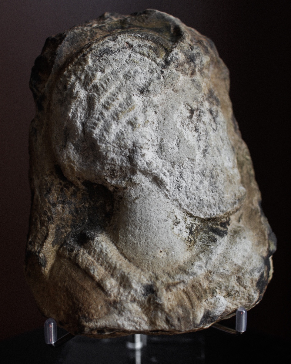 Masque De Soldat Sculpté En Grès Français Du XVIe Siècle-photo-2