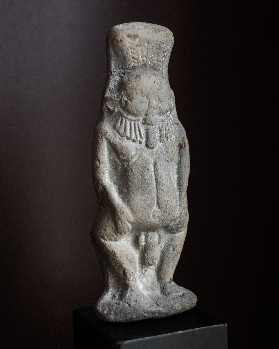 Belle figurine en terre cuite, romaine égyptienne ou antérieure, sur support-photo-4