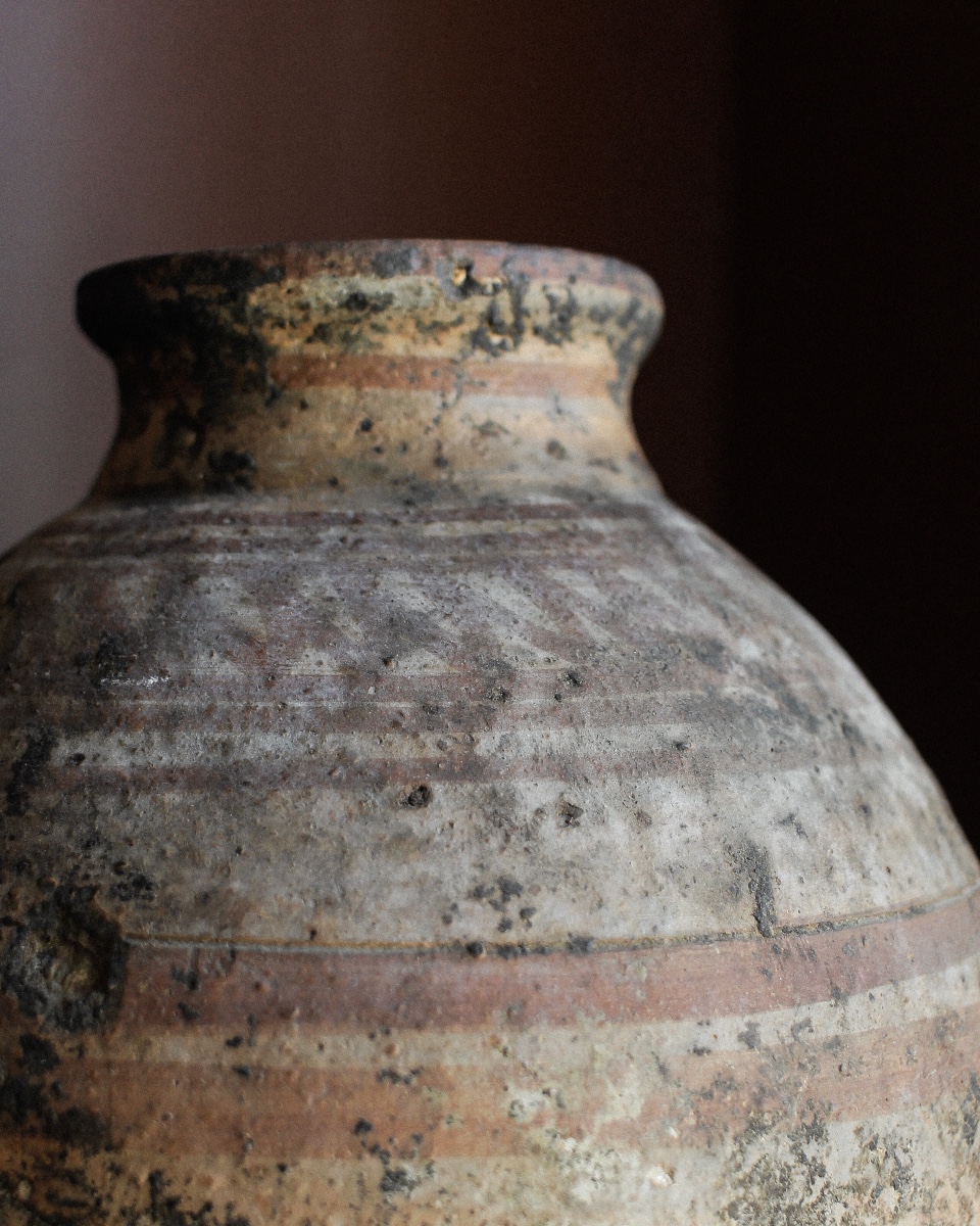 Vase à décoration rubanée de la période prédynastique de Nagada II-photo-2