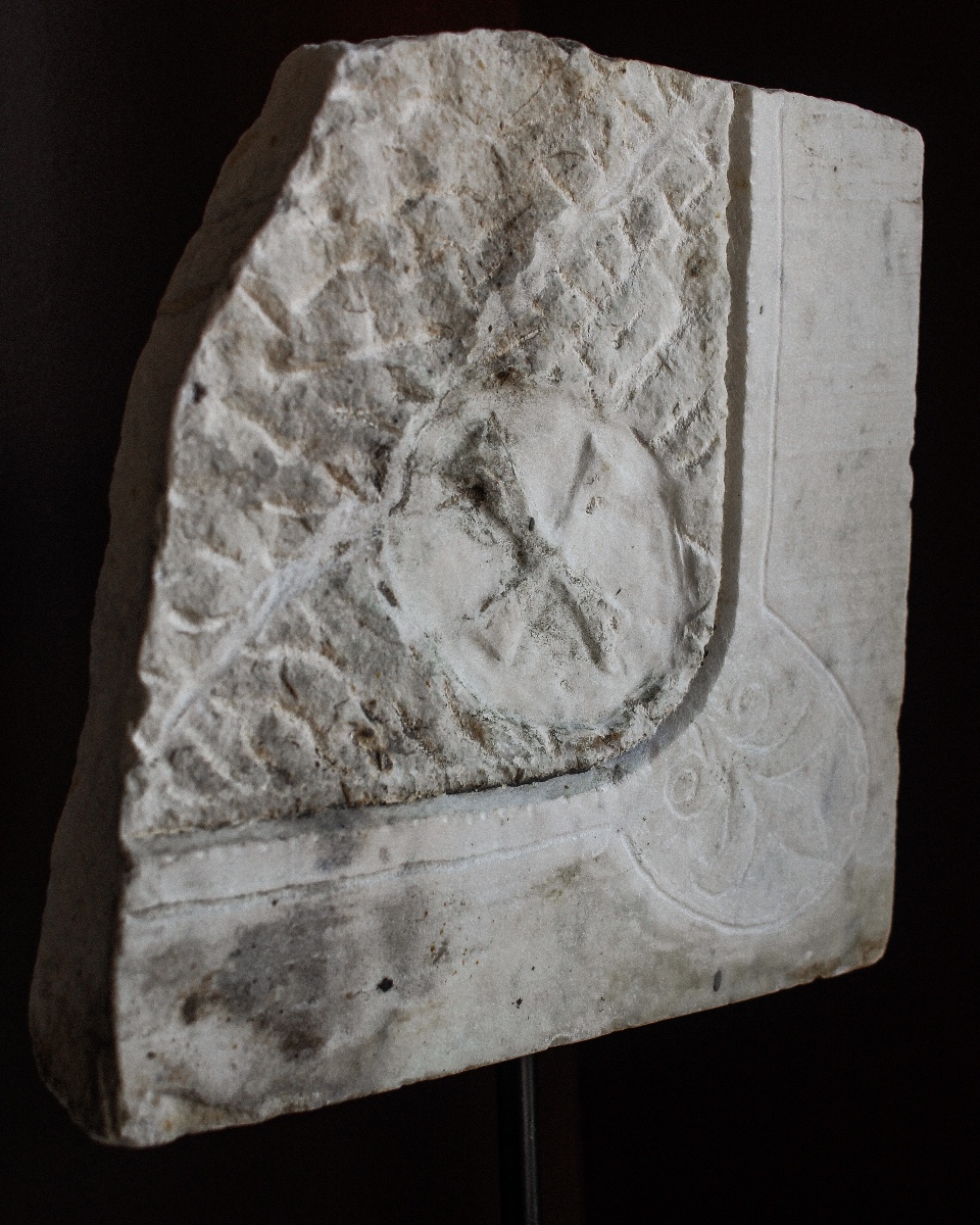 12th Century Italian Marble Architectural Fragment With Maltese Cross On Stand-photo-3
