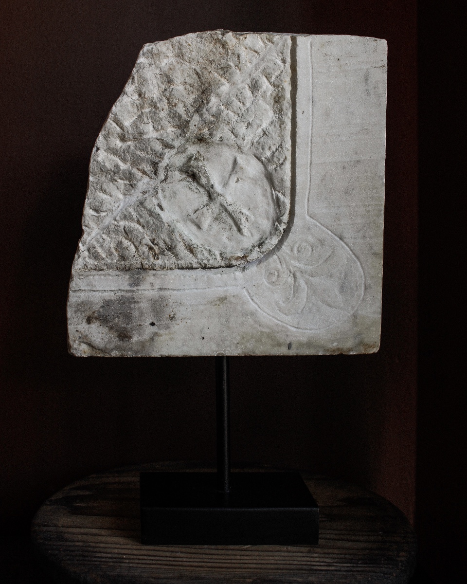 12th Century Italian Marble Architectural Fragment With Maltese Cross On Stand-photo-4