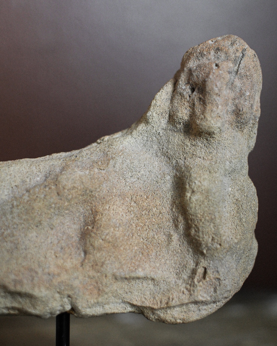 Figure allongée en terre cuite parthe-photo-3