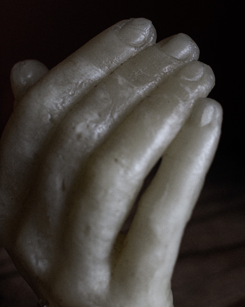 Post-mortem Commemorative Hand In Wax On A Stand-photo-4