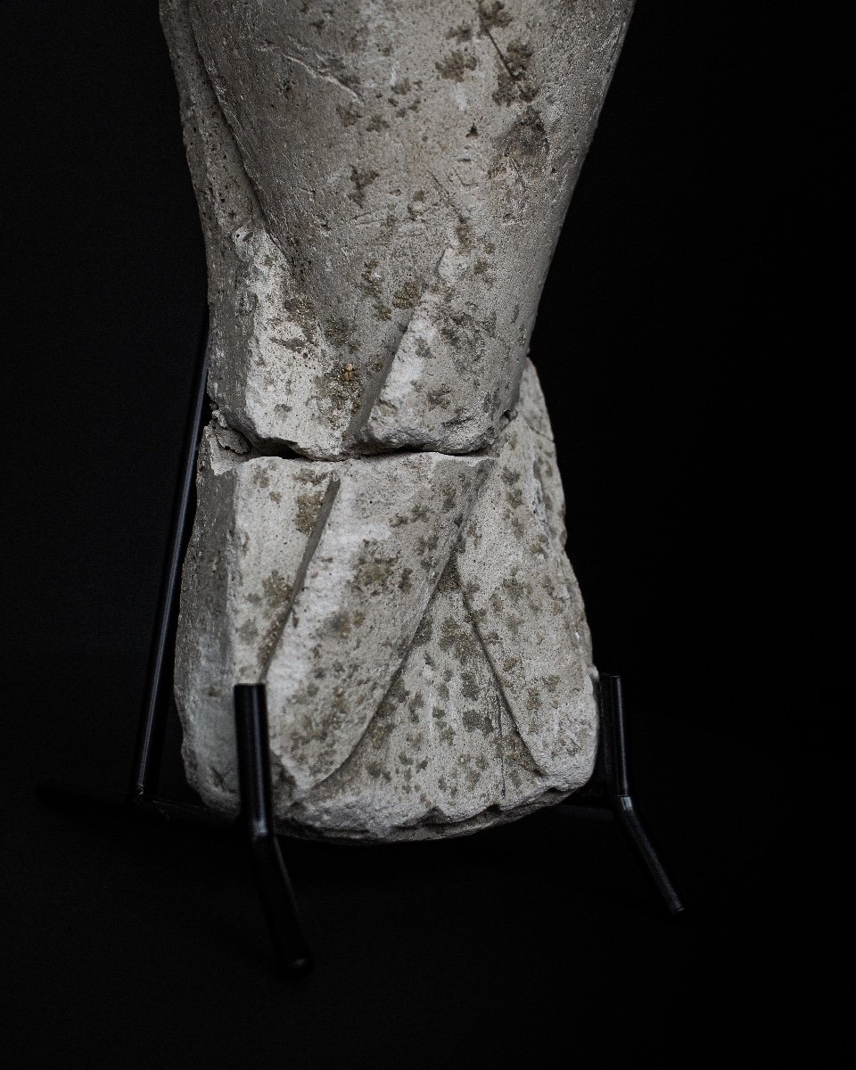 Egyptian Limestone Ibis Body On Base, Middle Kingdom (2040-1782 B.c.).-photo-2