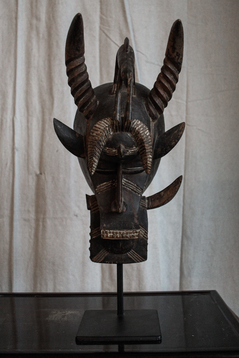 Senufo Kpelie Mask On Stand