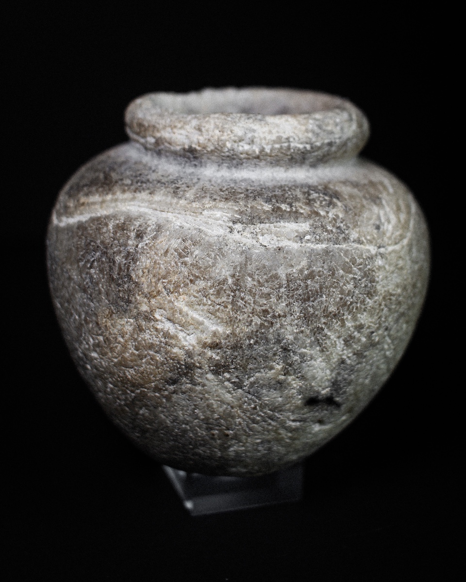 Marble Vase From The Middle Kingdom Of Egypt (2040-1782 Bc)-photo-4