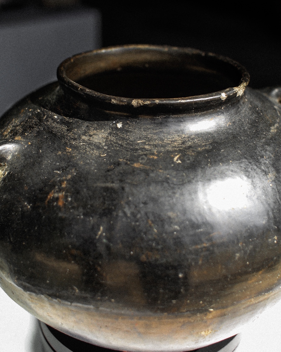 Large Black Attic Earthenware Vessel With Double Handle-photo-3