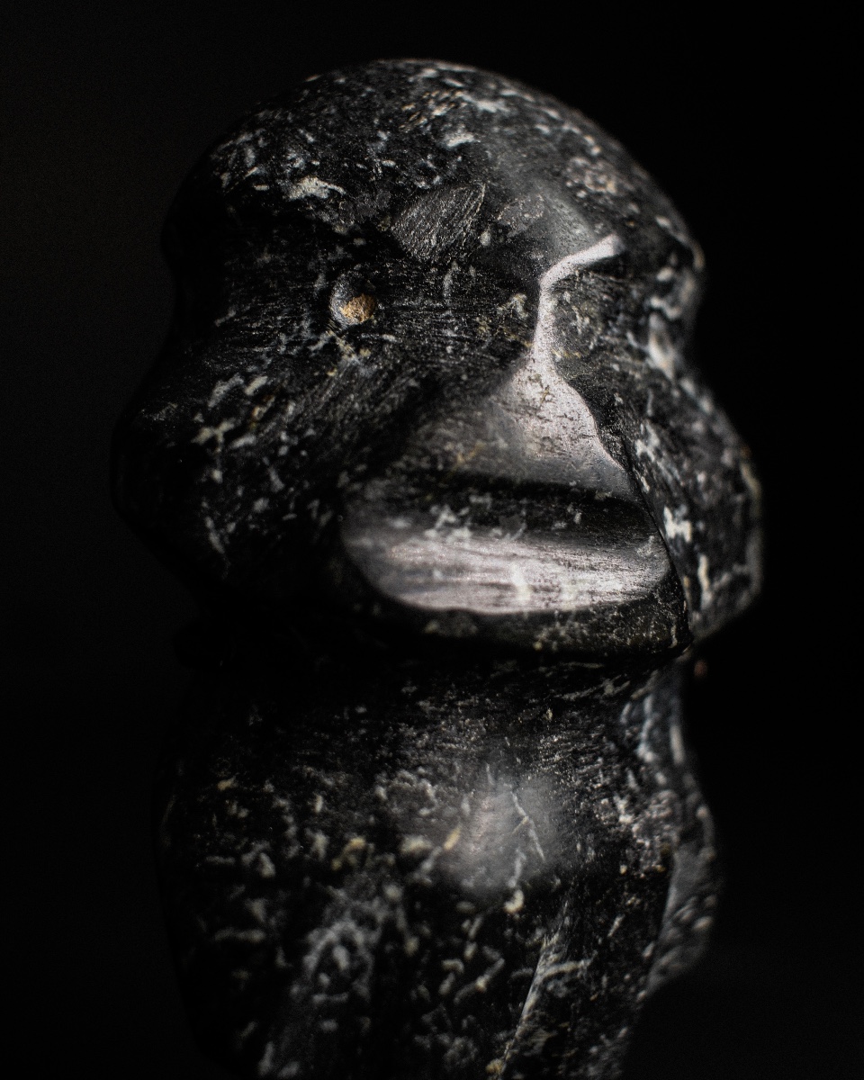 Mezcala M-22 Black Serpentine Stone Figure On Base-photo-2