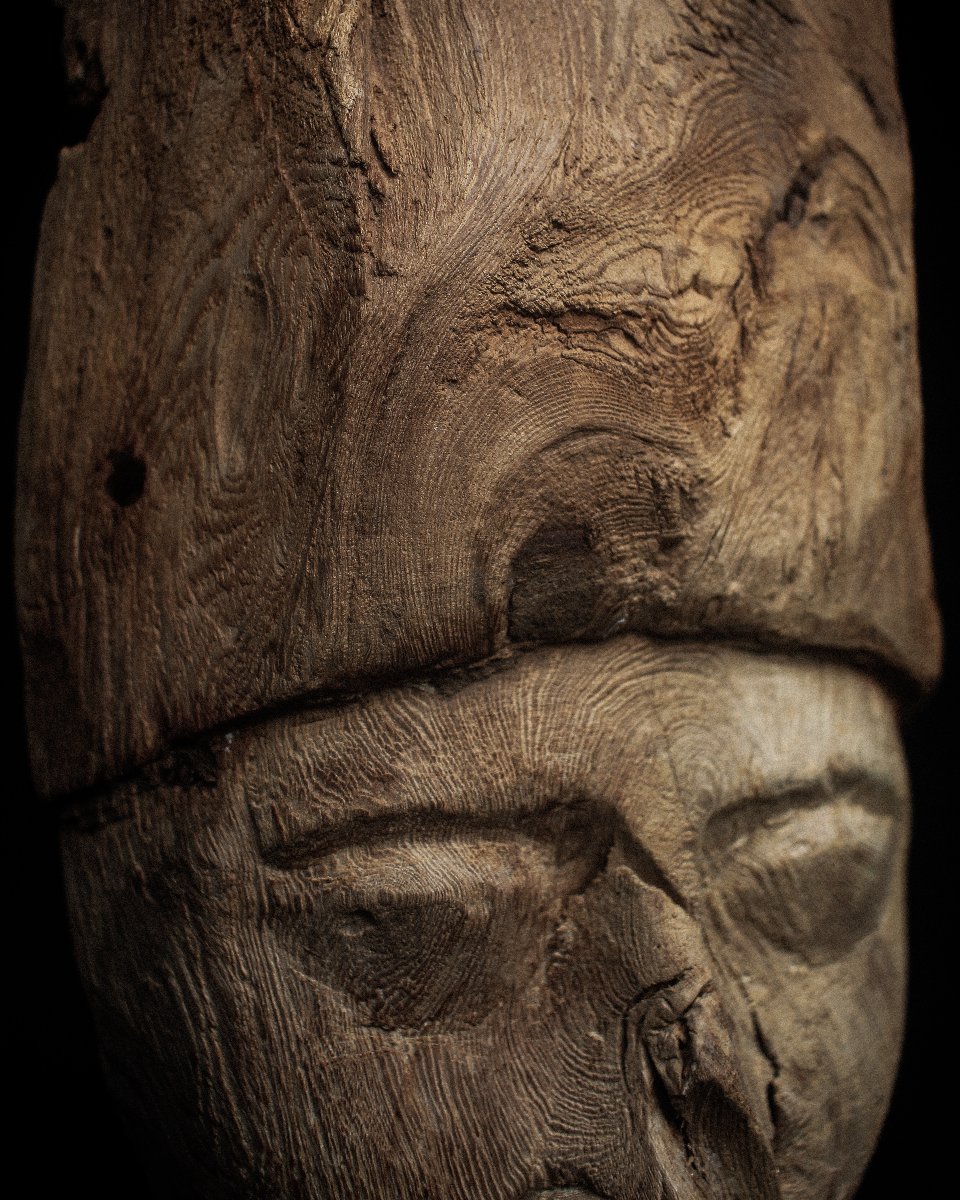 Masque sarcophage en bois sur support, Basse Époque (664-332 av. J.-C.).-photo-3