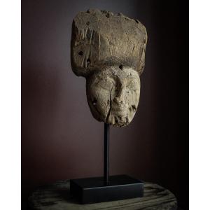 Masque de sarcophage égyptien de la Troisième Période Intermédiaire (1070-664 av. J.-C.) 