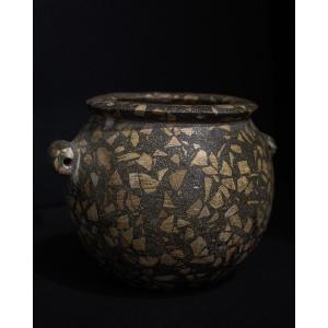 Vase en pierre porphyrique de la fin de la période Naqada II (3500-3200 av. J.-C.).