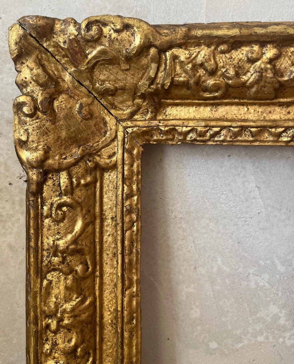 Cadre en bois sculpté et doré de style Régence, début du XVIIIe siècle — 76 × 62 cm-photo-2