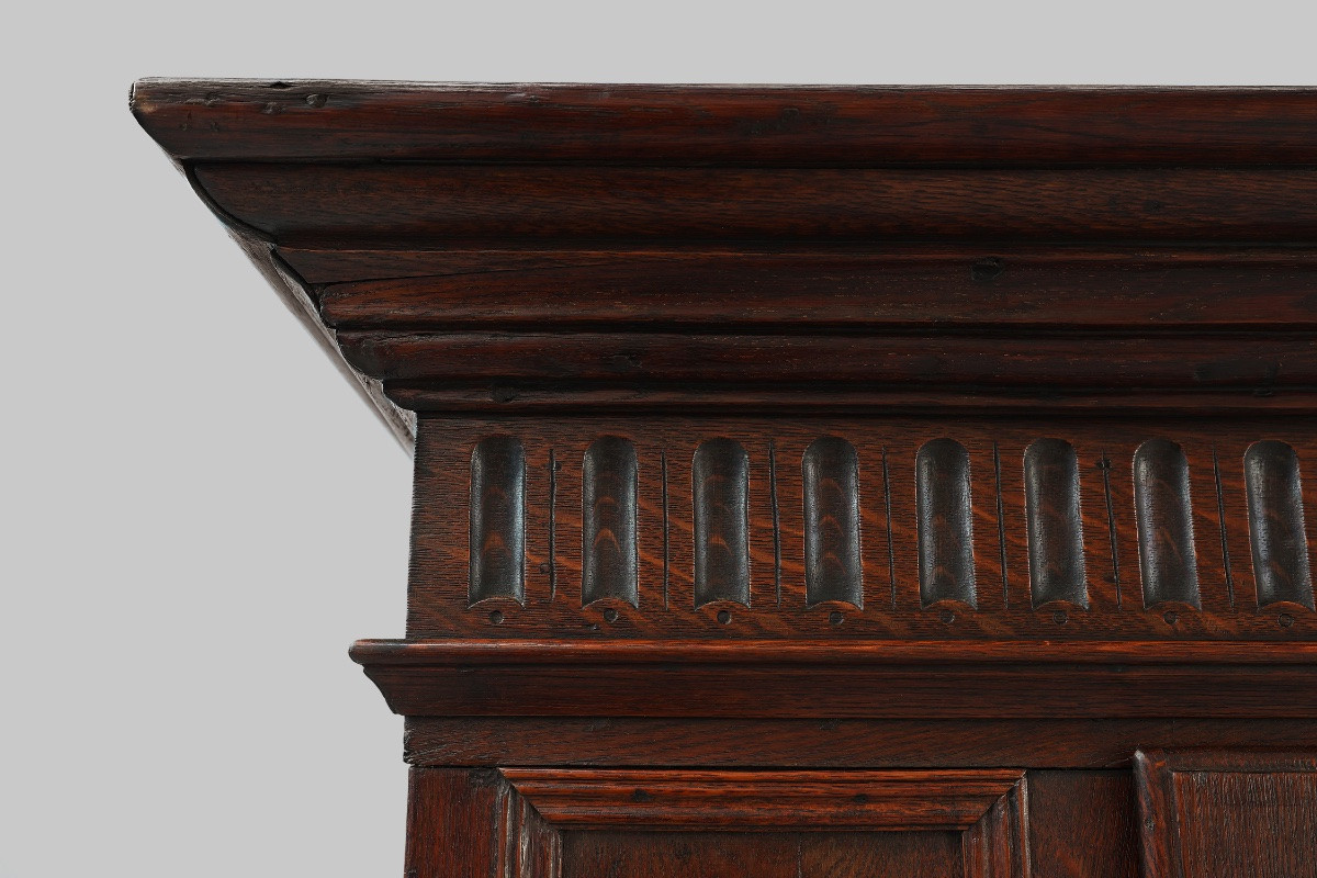 Armoire Ancienne Française En Chêne Sculpté à La Main Du XVIe Siècle-photo-4