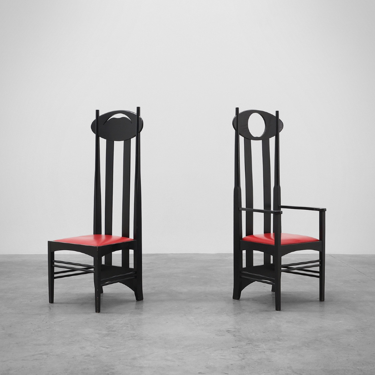      Pair Of Argyle Chairs By Charles Rennie Mackintosh For Atelier International, Italy