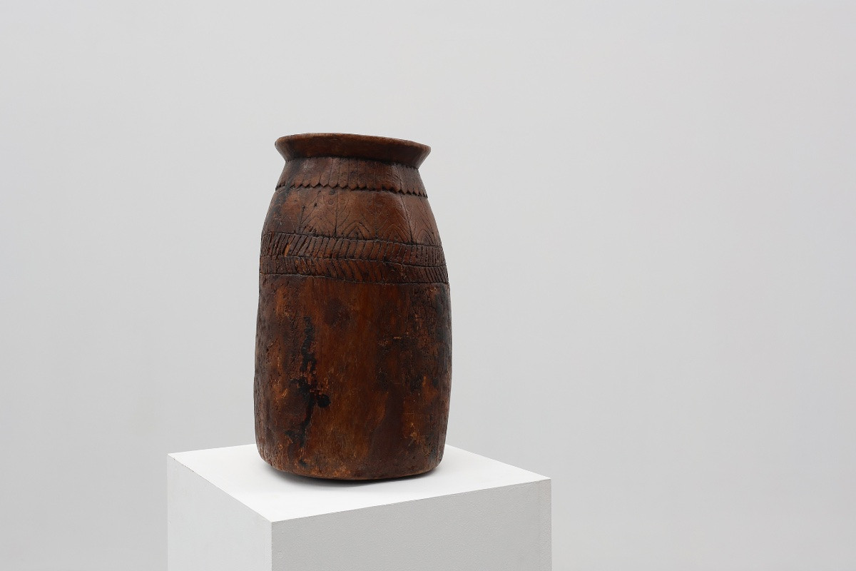 Rare vase rustique de style wabi sabi en bois massif, France années 1800-photo-6